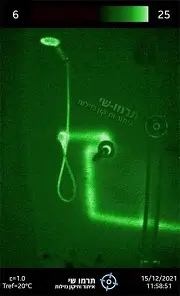 צילום תרמי של צנרת מים במקלחת